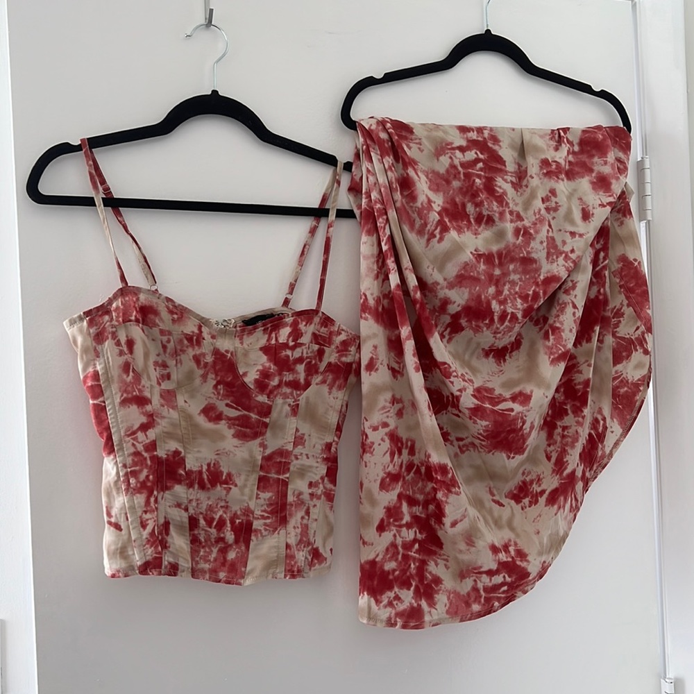 Pretty little thing Fuchsia Tie Dye Print Structured Corset Top & skirt